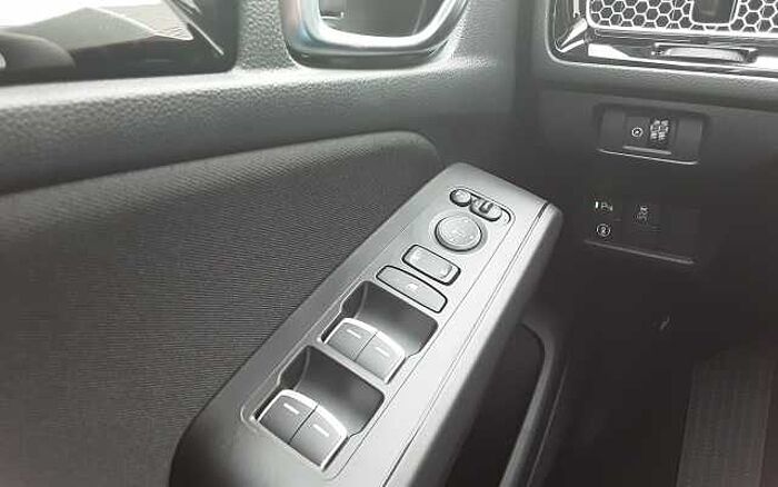 Honda Civic e: HEV 2.0 i-MMD Hybrid Elegance